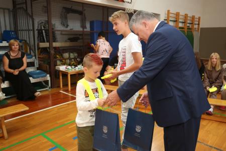 PRVI ŠOLSKI DAN SPREJEM PRVOOLČKOV GRAHOVO 14 FOTO LJUBO VUKELIČ
